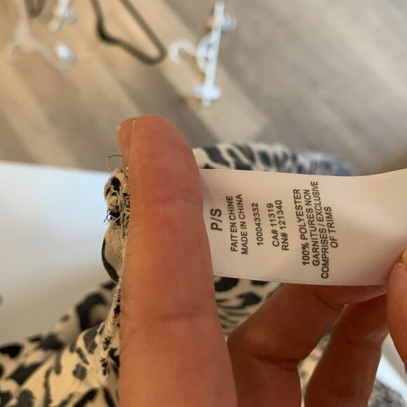 Dynamite S leopard print kimono, semi sheer with slits up both sides. - Picture 5 of 5